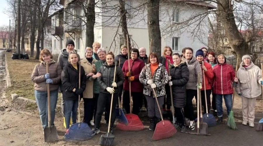 Более четырёх тысяч человек приняли участие в брянском общегородском субботнике