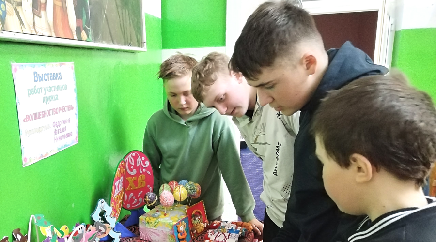 В Речицком СДК открыта художественная выставка