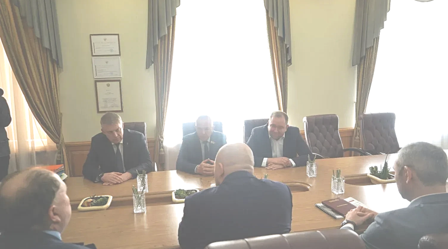 Губернатор провёл рабочую встречу с руководителями научно — производственного предприятия