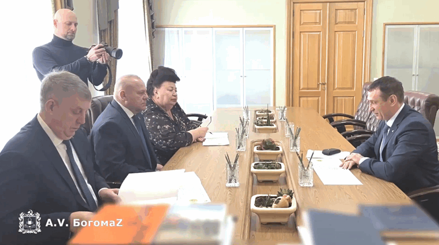 Состоялась рабочая встреча А.В.Богомаза с управляющим Брянским отделением  Сбербанка