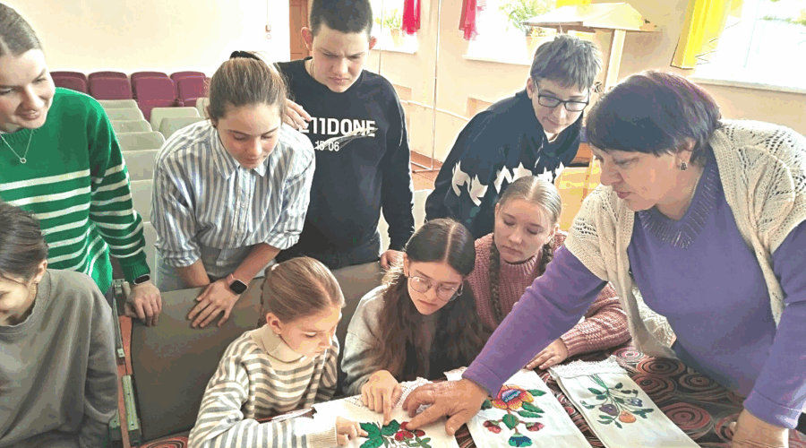 В Речицком СДК состоялся мастер — класс по искусству вышивки