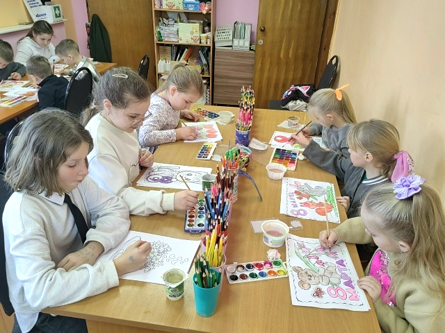 В Заборско — Никольском сельском клубе проходит выставка детских рисунков