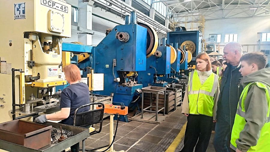 На Жуковском веломотозаводе прошла профессиональная экскурсия