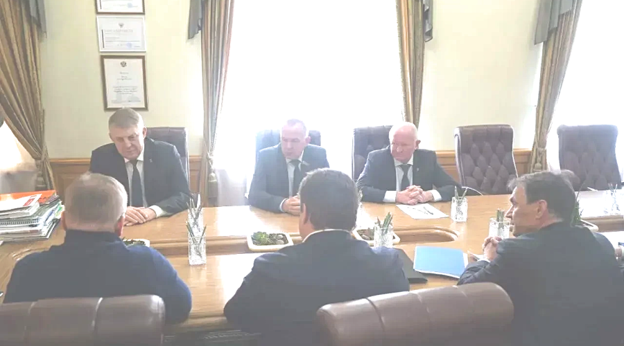 Губернатор Брянской области Александр Богомаз провёл рабочую встречу