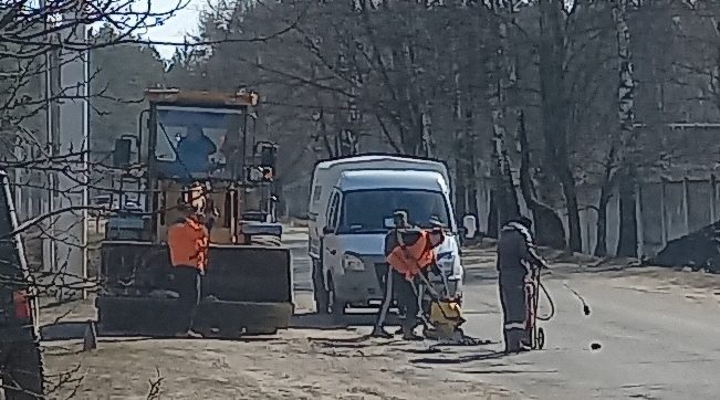 В Жуковском округе продолжается ямочный ремонт