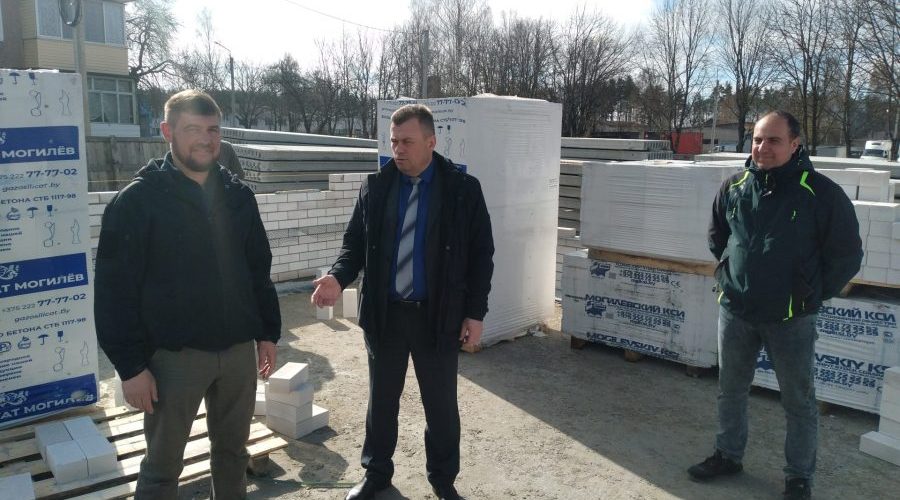 Сергей Ефименко проинспектировал выполнение ремонтных работ в детском саду «Солнышко»