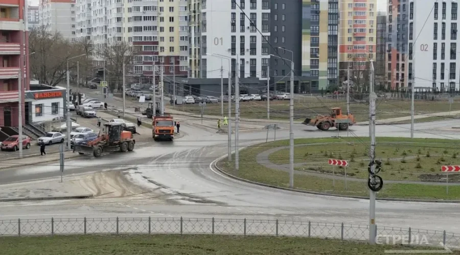 В Брянске проводится комплексная уборка дорог