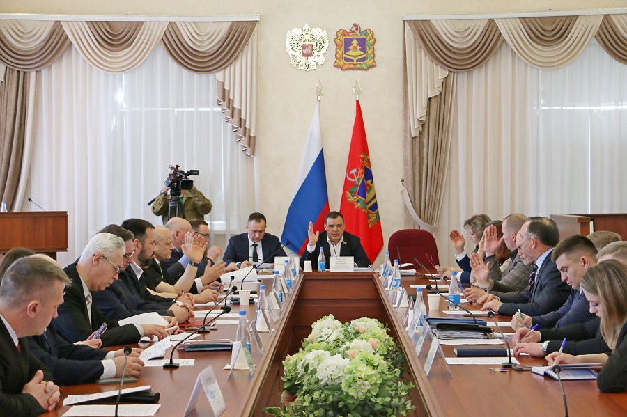 В Брянске прошло заседание комитета по промышленности и строительству