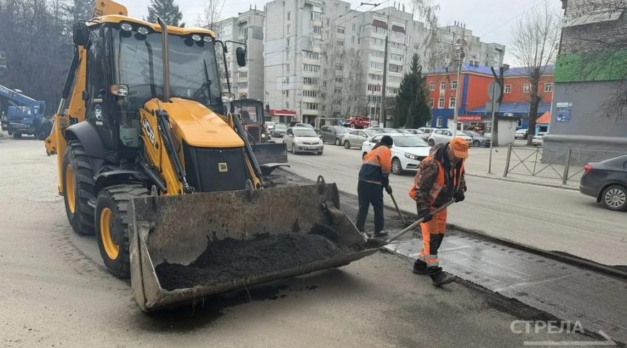 В Брянске идет капитальный ремонт дороги по улице Советской