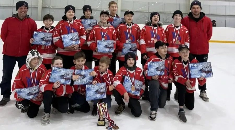 Жуковские хоккеисты — призёры Кубка Губернатора Брянской области