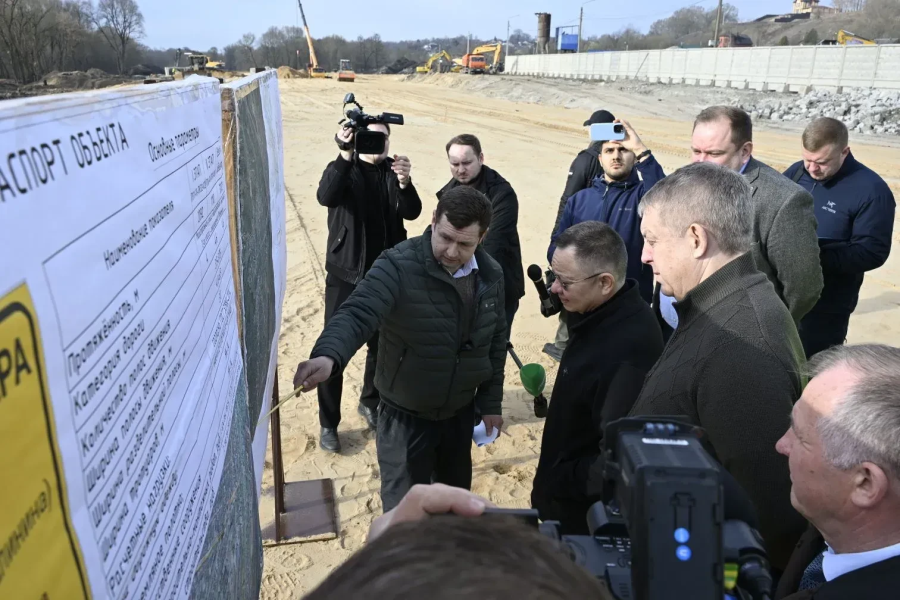 В Брянскую область с рабочей поездкой прибыл Министр строительства  Ирек Файзуллин.