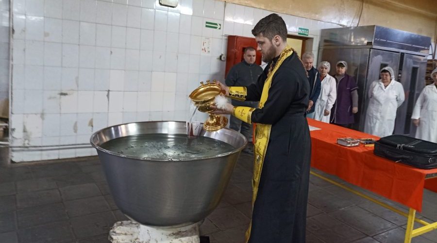 Цеха Жуковского хлебозавода освятили в преддверии Пасхи