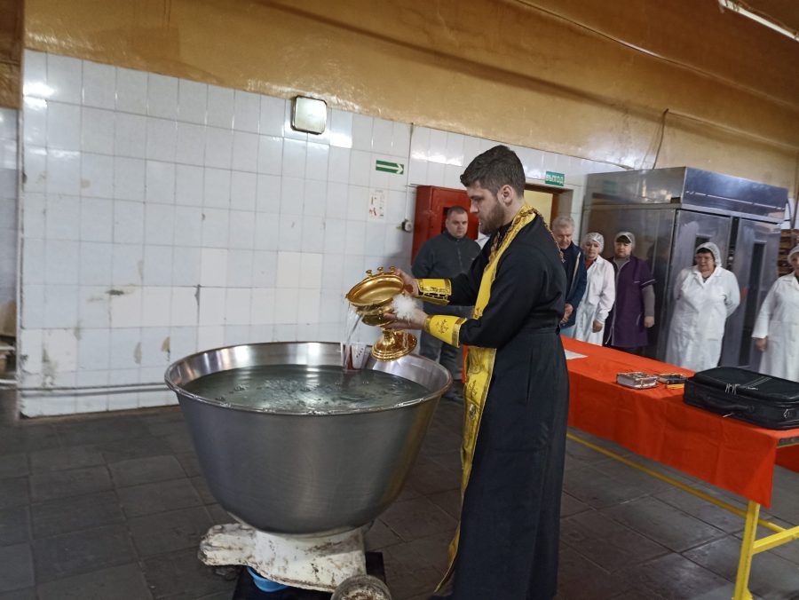 Цеха Жуковского хлебозавода освятили в преддверии Пасхи