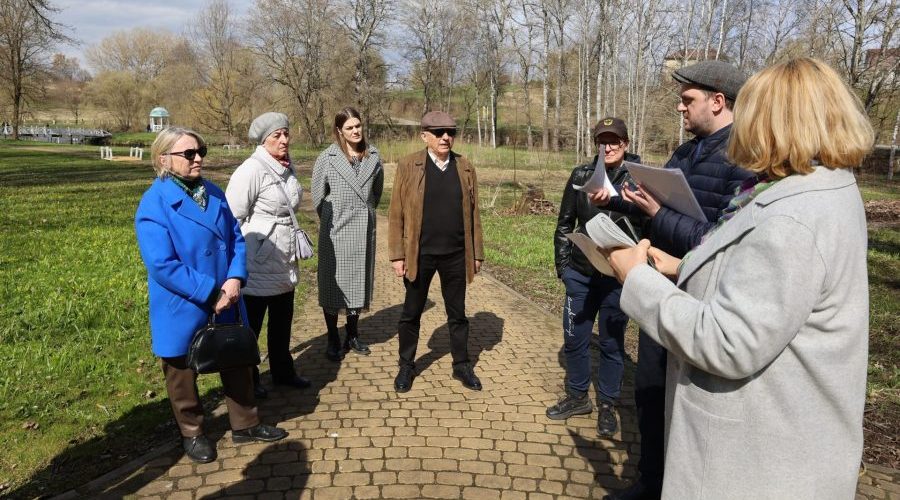 В Овстуге прошло заседание Брянского отделения Всероссийского общества охраны памятников