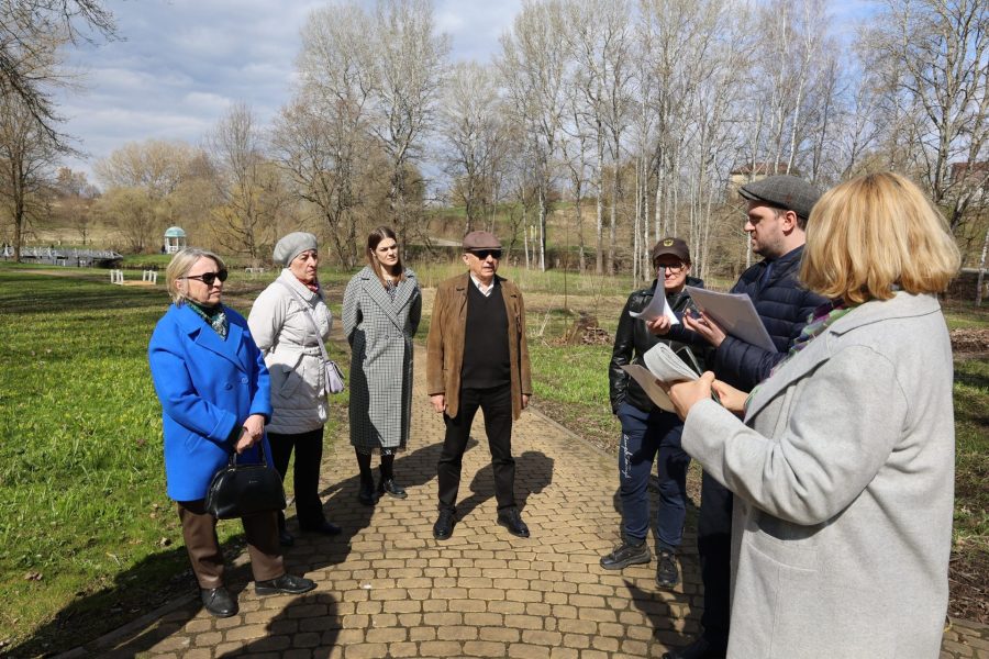 В Овстуге прошло заседание Брянского отделения Всероссийского общества охраны памятников