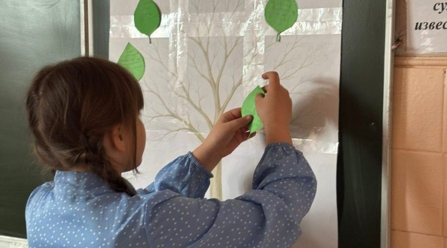 Во Ржаницкой школе создали «Дерево Памяти»