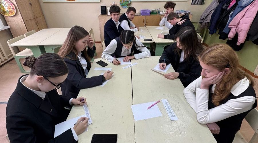 В Жуковском округе наградили лидеров детского общественного движения