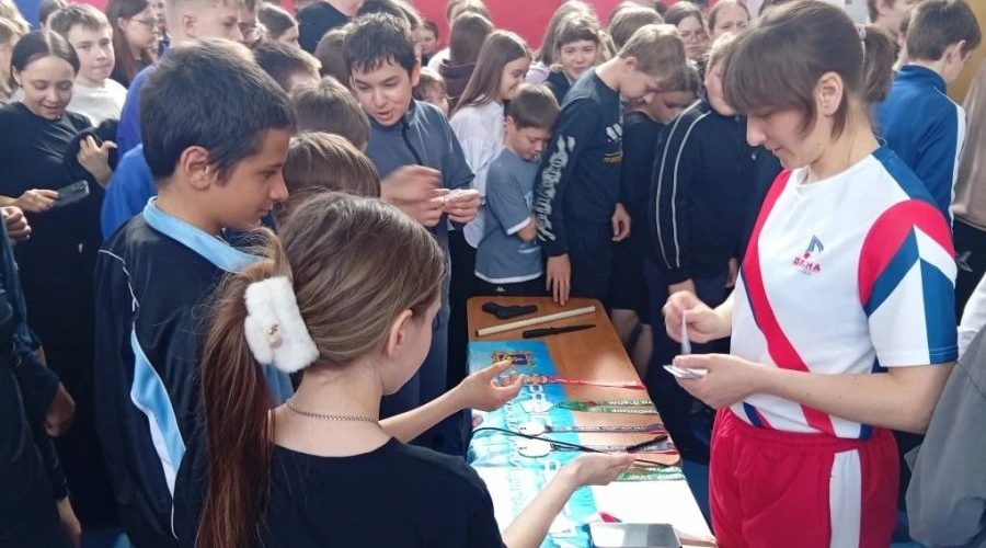 В Жуковской школе №2 провели зарядку с чемпионом