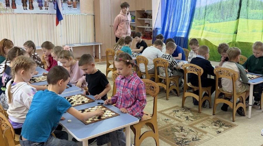 В Жуковке прошел турнир по шашкам среди дошкольников