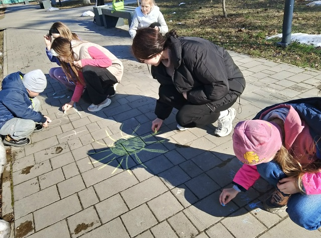 В Жуковском городском парке прошёл конкурс рисунков на асфальте