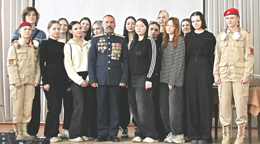 Ветеран боевых действий и педагог встретился со студентами брянского техникума