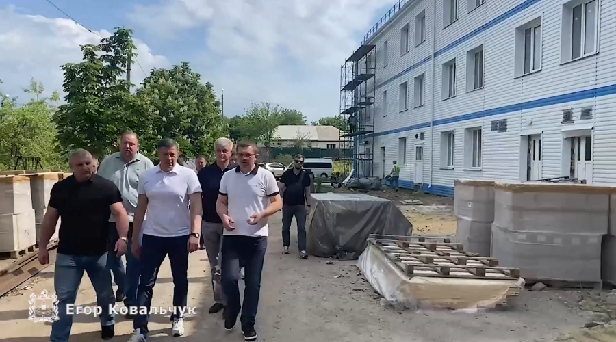 В луганской Брянке восстанавливают инфекционную больницу