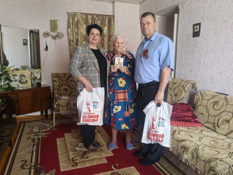 Руководители Жуковского округа поздравили ветеранов с Днём Победы