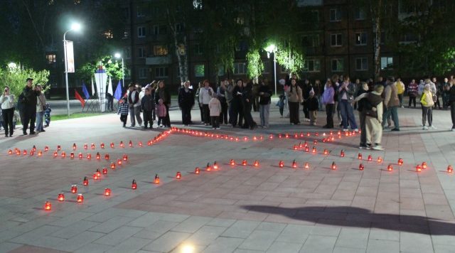 Карачев присоединился к акции «Зажги свечу»