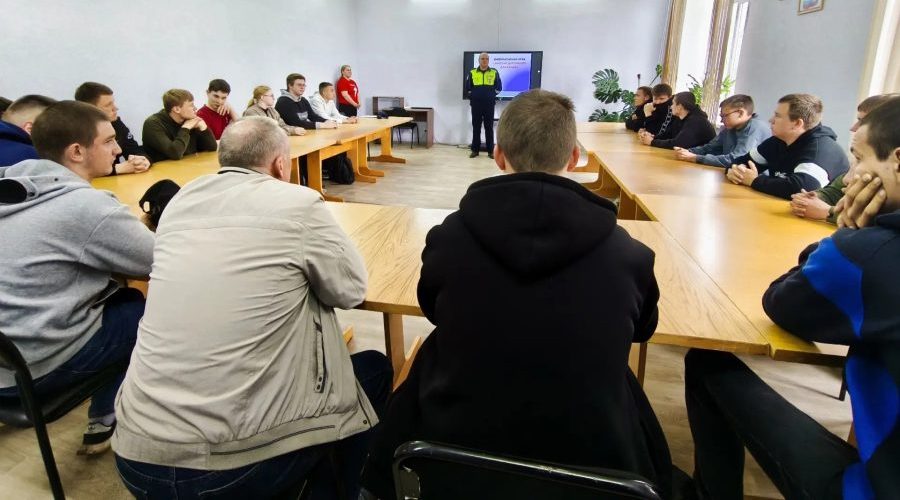 Сотрудники Госавтоинспекции выступили перед жуковскими студентами