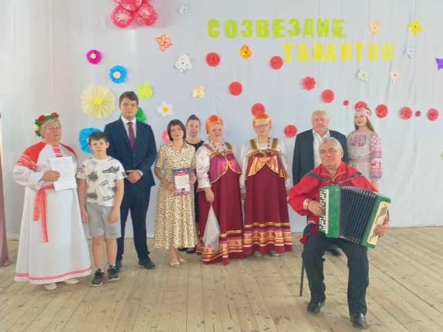 В Орловском Доме культуры наградили участников художественной самодеятельности