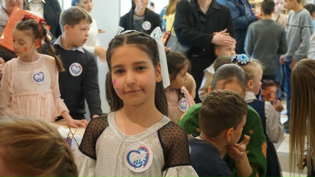 Яркий праздник в честь Дня защиты детей устроили в Брянском областном театре кукол