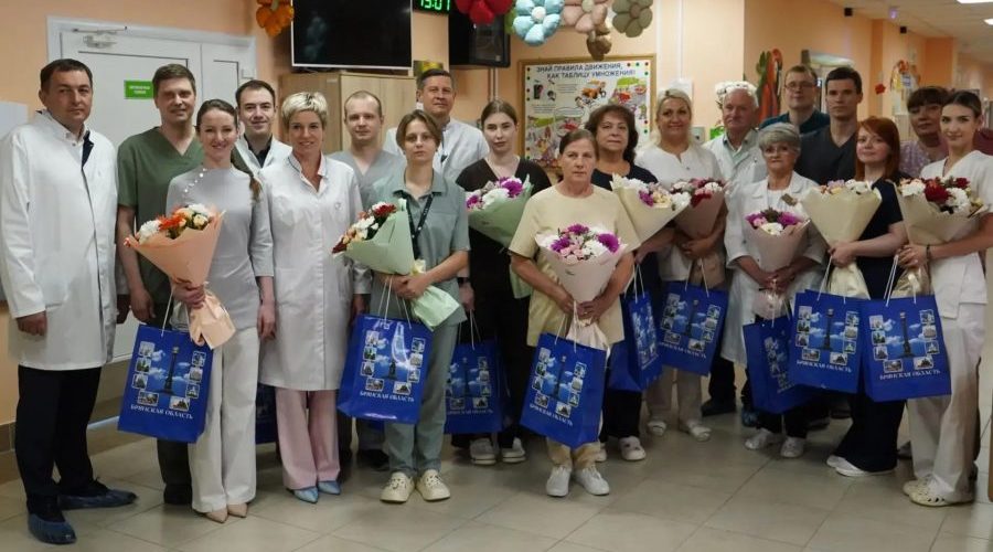 Егор Ковальчук посетил Брянскую областную детскую больницу