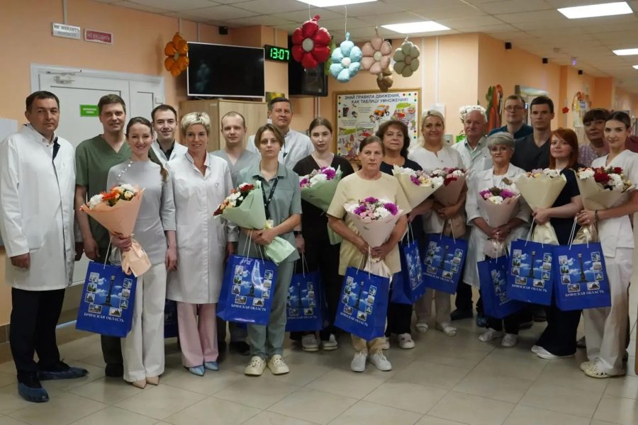 Егор Ковальчук посетил Брянскую областную детскую больницу