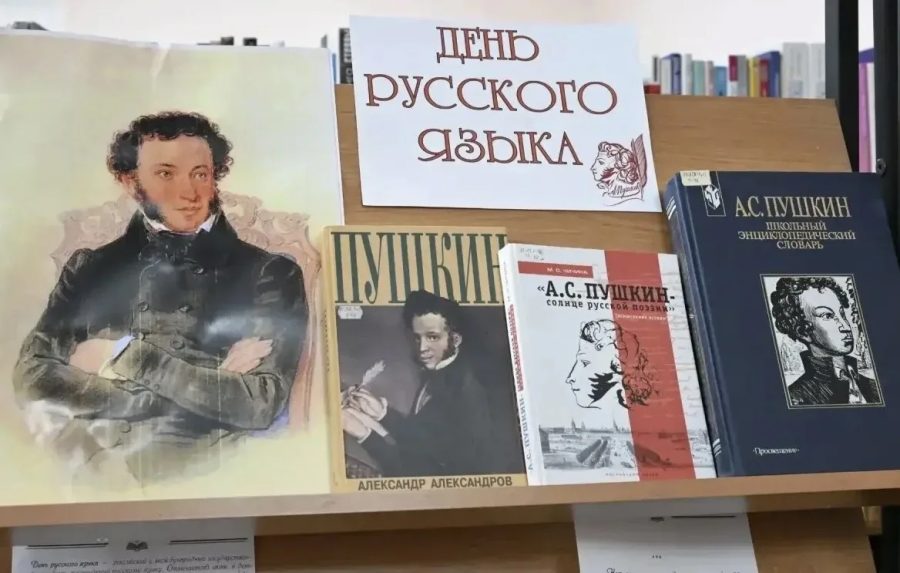Егор Ковальчук поздравил брянцев с Днем русского языка и Пушкинским днем России