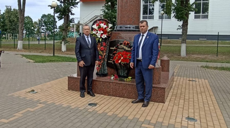 В Жуковке почтили память партизан и подпольщиков