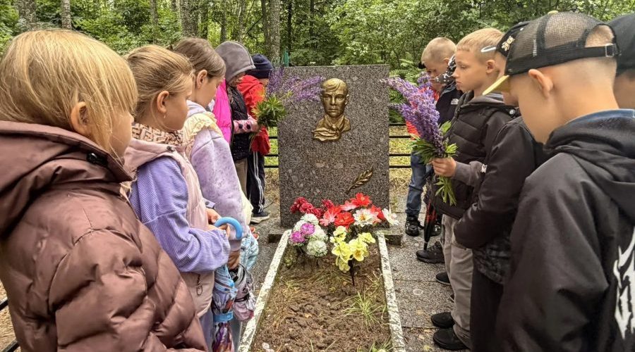 Жуковские школьники совершили экскурсию по памятным местам округа