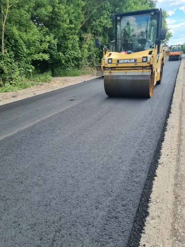 В Почепском районе идет ремонт участка автодороги
