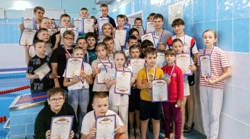 В Жуковке соревновались пловцы
