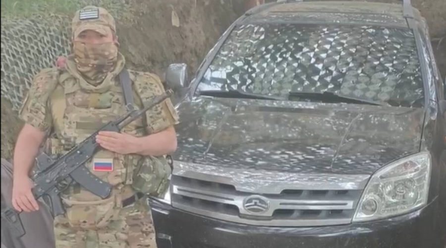 Военнослужащим в Суземском районе волонтеры передали автомобиль