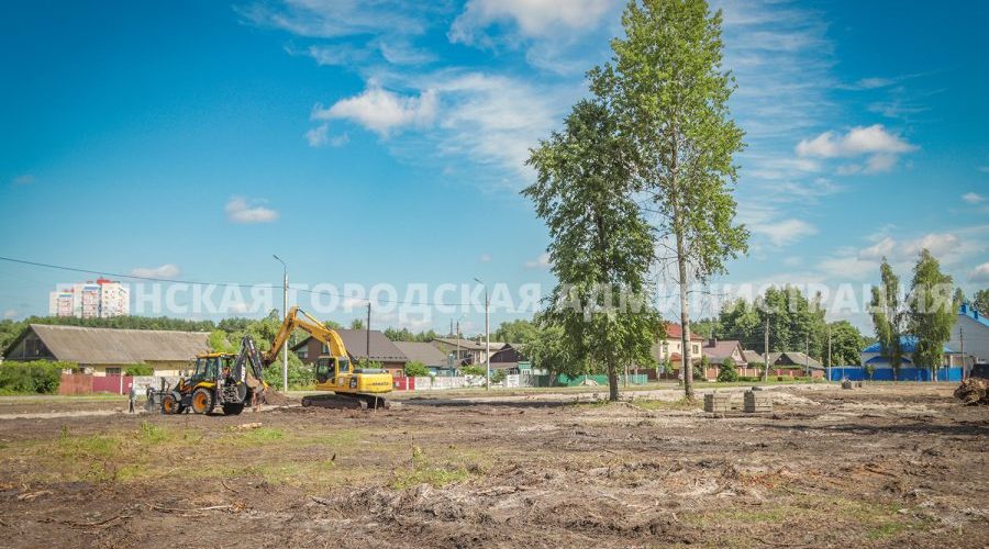 В парке «Олимпийский» высадят более полутысячи молодых растений