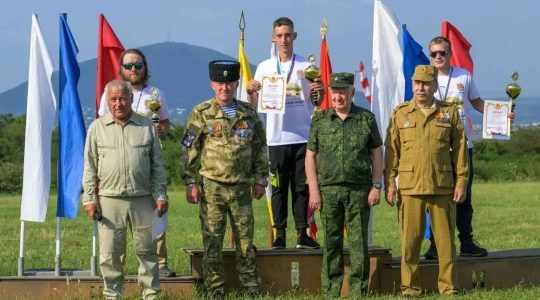 Брянская команда стала первой в соревнованиях по точности приземления