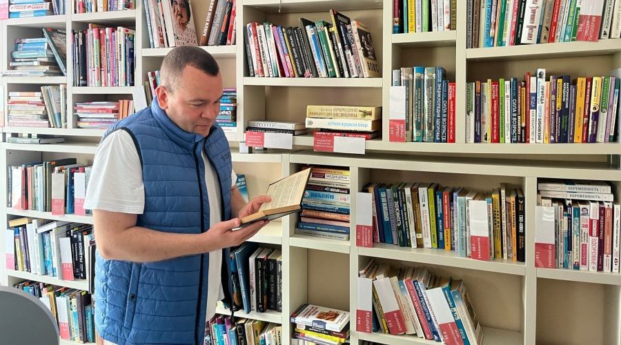 Жуковскую библиотеку посетил директор издательства «Советский спорт»
