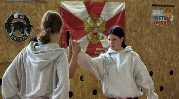 В честь Дня Государственного флага в Брянске организовали экскурсию для детей