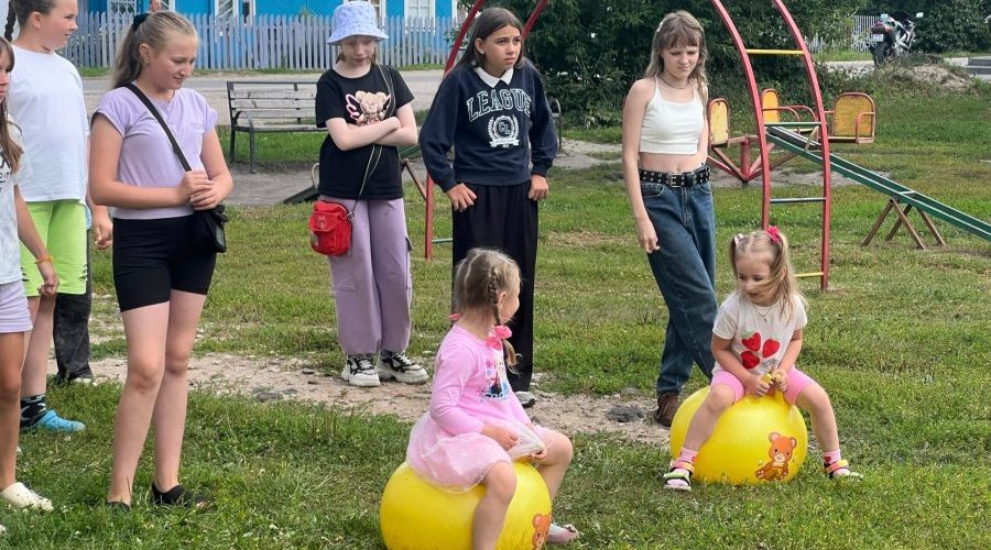 Ржаницкая детвора в гостях у Спортика