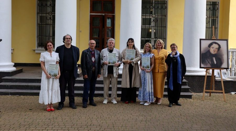 В Овстуге назвали имена победителей конкурса «Мыслящий тростник»