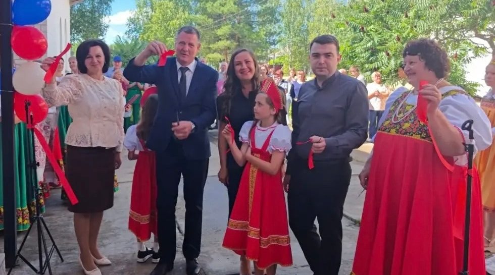 В посёлке Мирный Клетнянского района состоялось открытие обновлённого сельского Дома культуры.