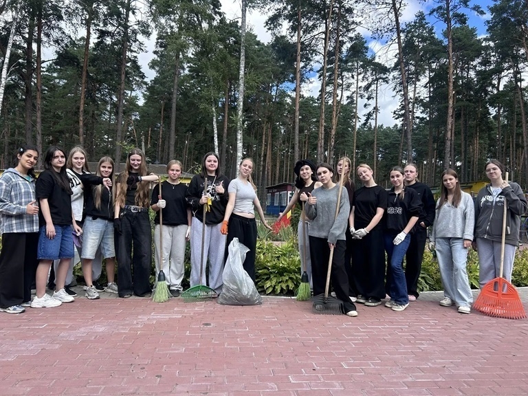 В лагере «Огонёк» началась третья смена для подростков «Трудовой десант Брянщины»