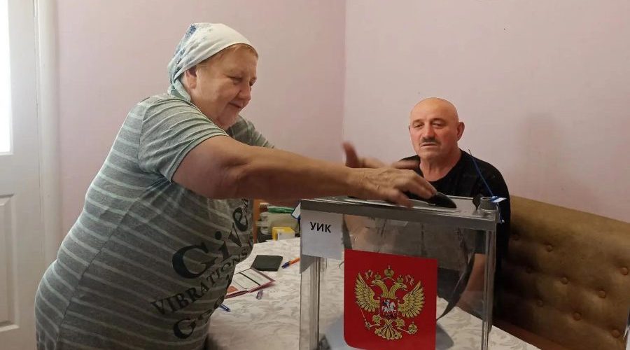 В Жуковском округе продолжается выездное голосование