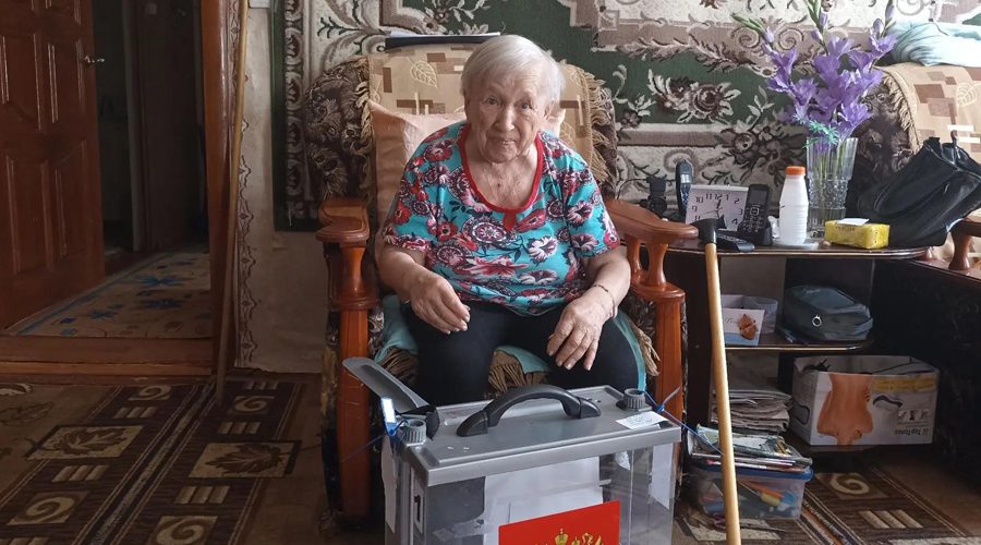 В Жуковском округе проходит голосование на дому