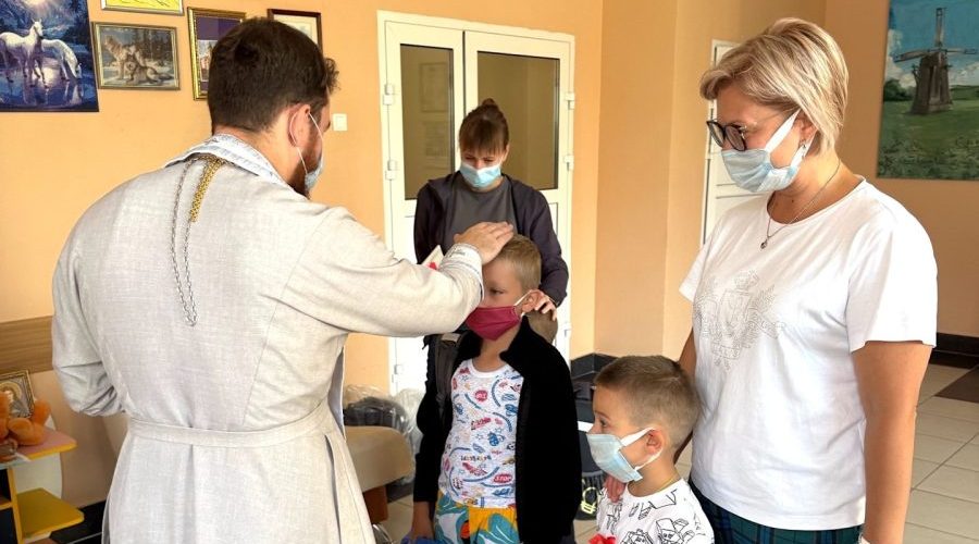 В Брянске юных пациентов поздравили с новым учебным годом